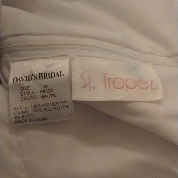 Davids Bridal wedding dress size 14 white with sequins and train - Picture 3 of 12